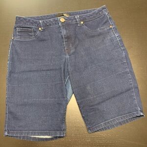 1822 Denim Women’s Size 12 Dark Blue Stretchy Jean Shorts